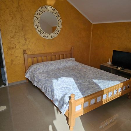 Apartmani Vila Ebra Utjeha Ngoại thất bức ảnh