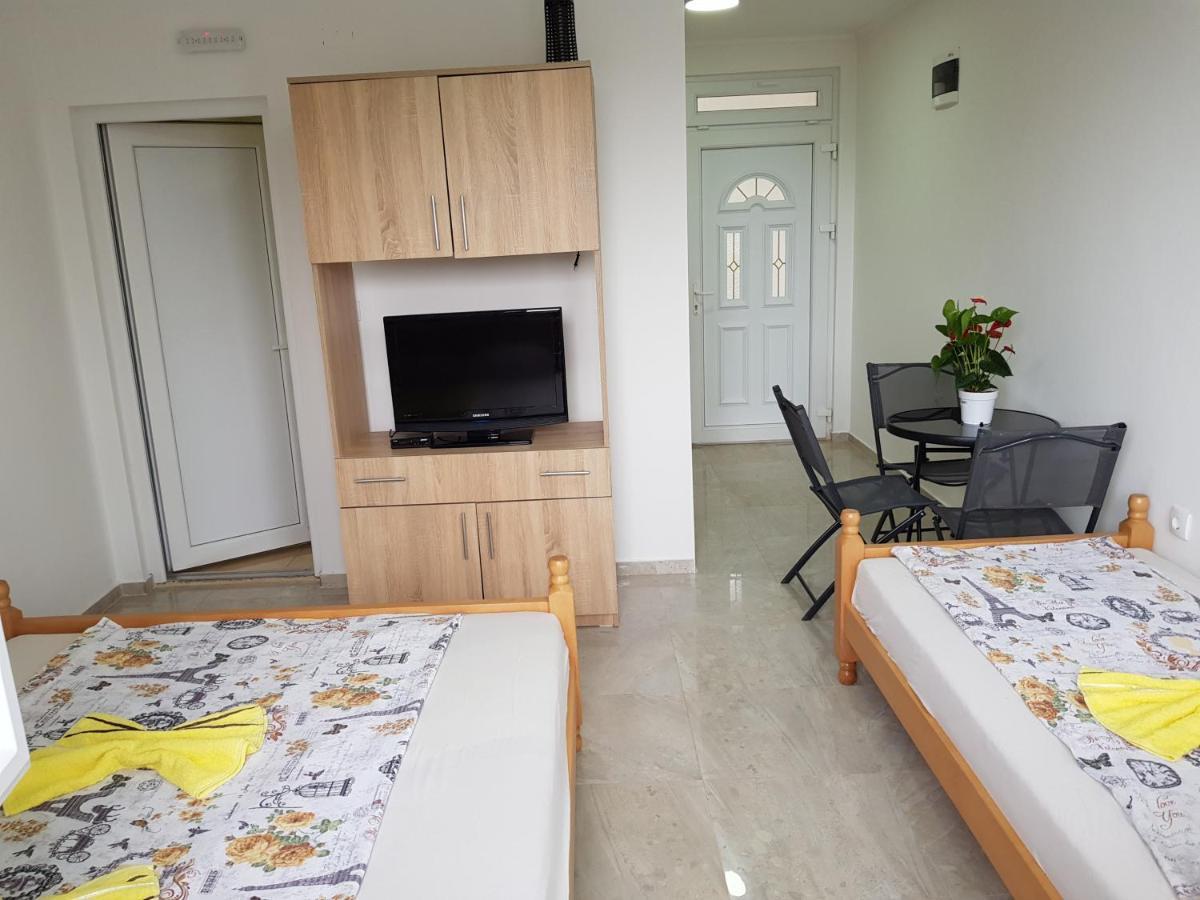 Apartmani Vila Ebra Utjeha Ngoại thất bức ảnh