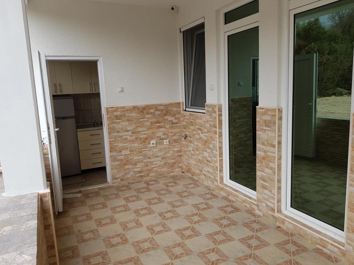 Apartmani Vila Ebra Utjeha Ngoại thất bức ảnh