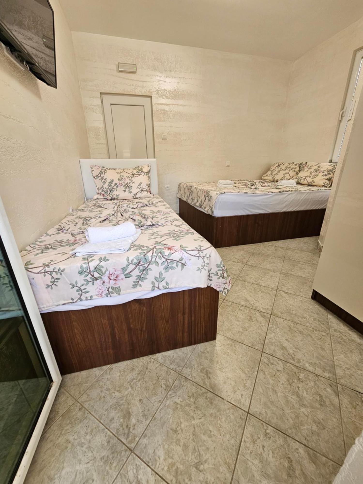 Apartmani Vila Ebra Utjeha Ngoại thất bức ảnh