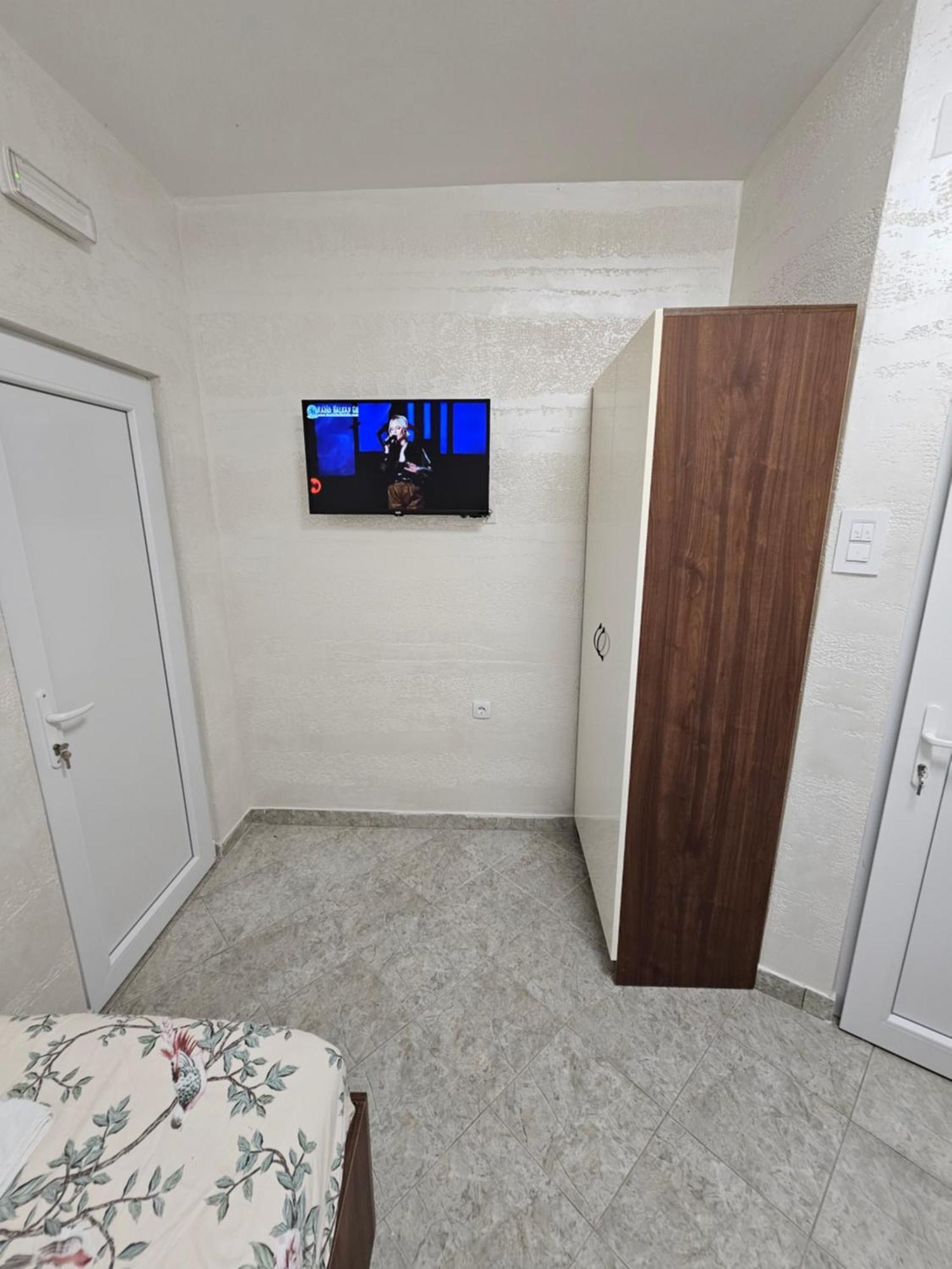 Apartmani Vila Ebra Utjeha Ngoại thất bức ảnh