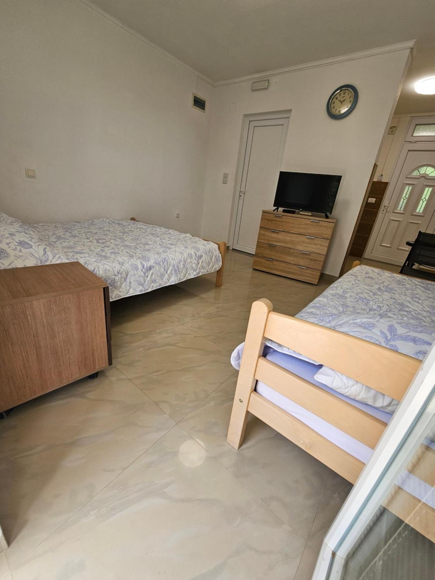 Apartmani Vila Ebra Utjeha Ngoại thất bức ảnh