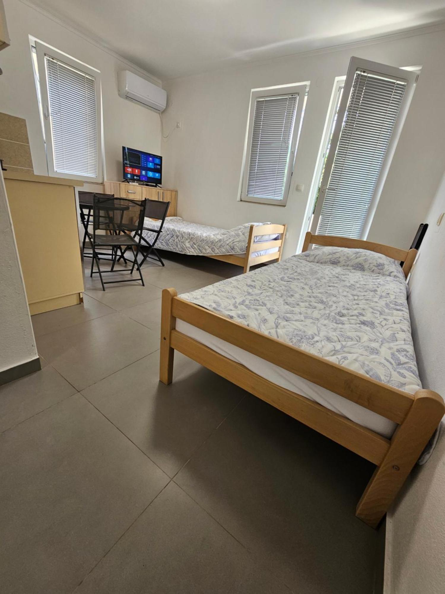 Apartmani Vila Ebra Utjeha Ngoại thất bức ảnh