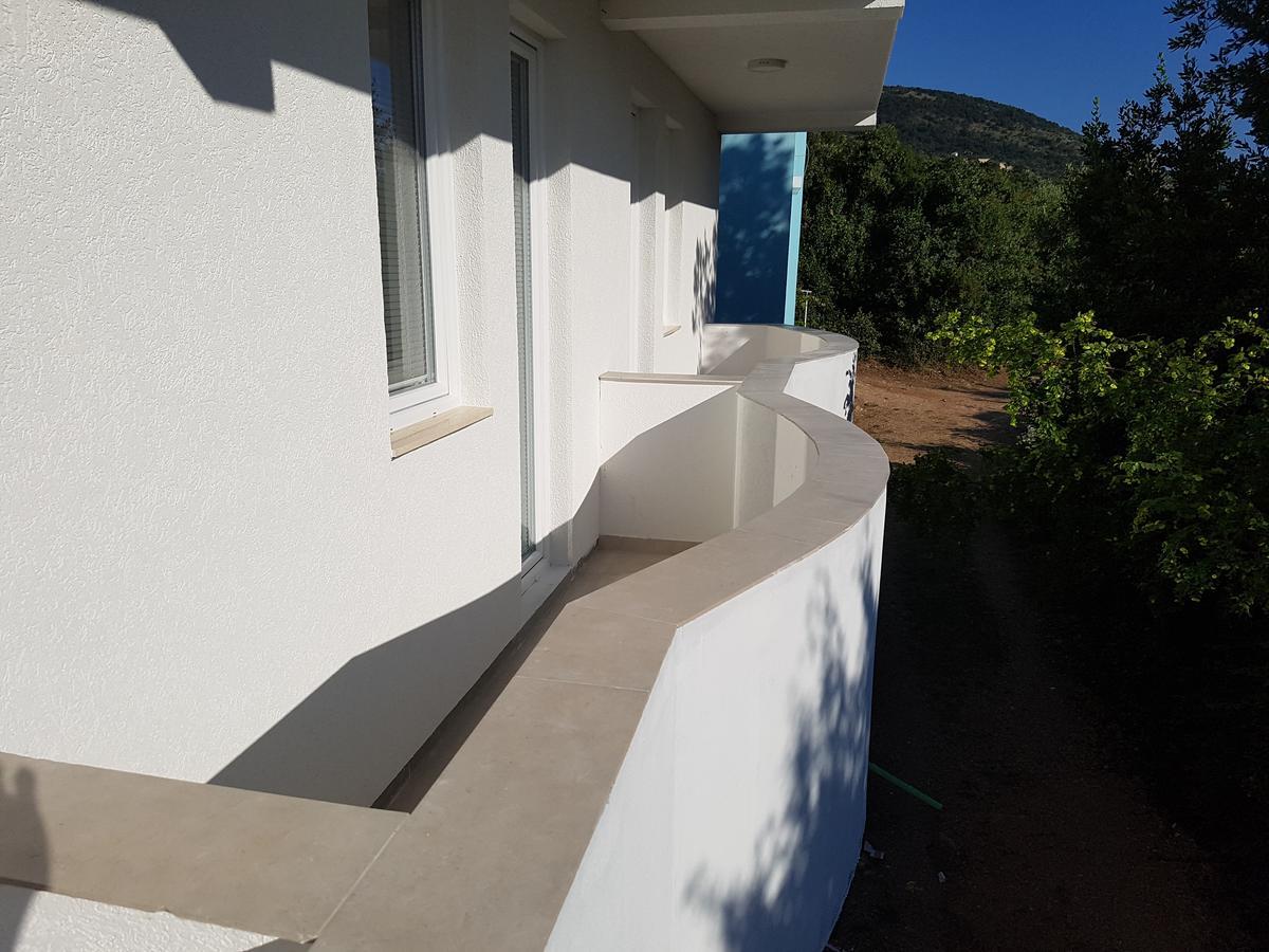 Apartmani Vila Ebra Utjeha Ngoại thất bức ảnh