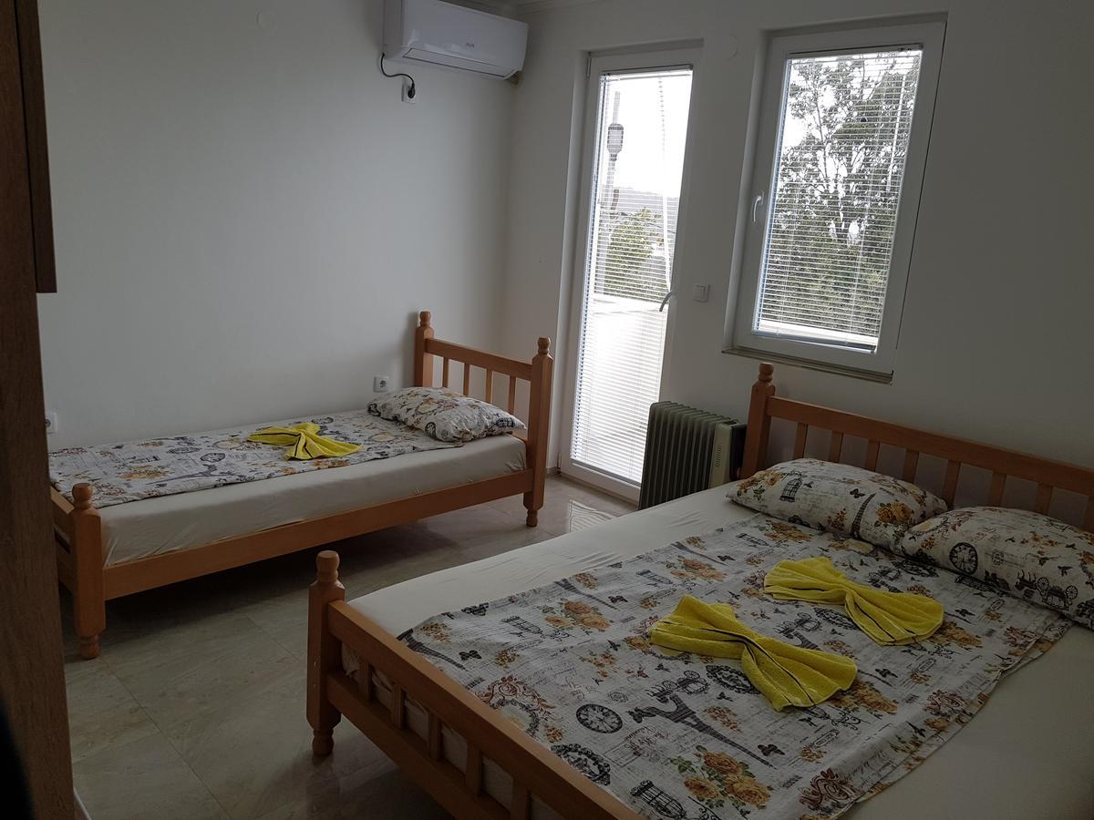 Apartmani Vila Ebra Utjeha Ngoại thất bức ảnh