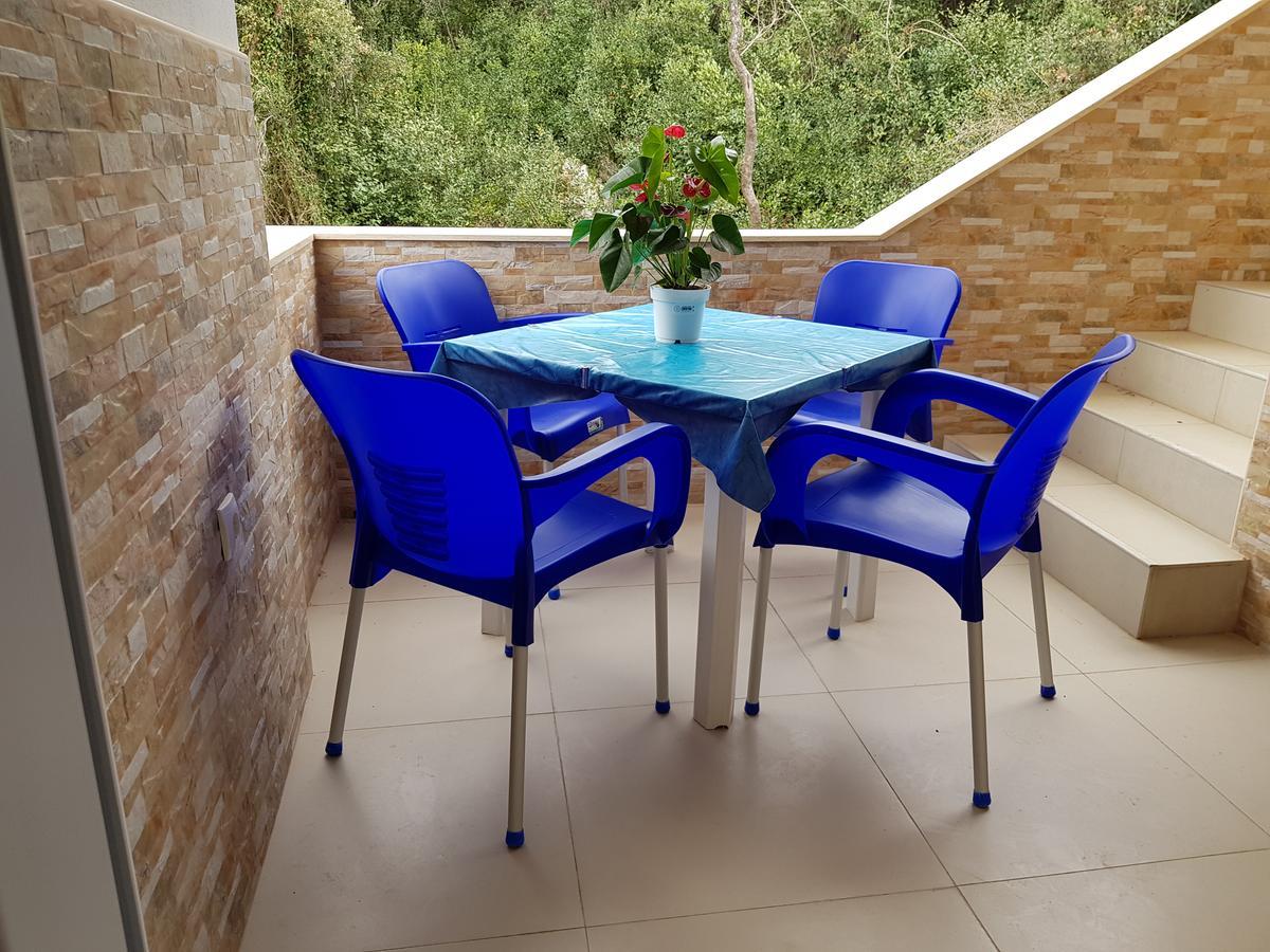 Apartmani Vila Ebra Utjeha Ngoại thất bức ảnh